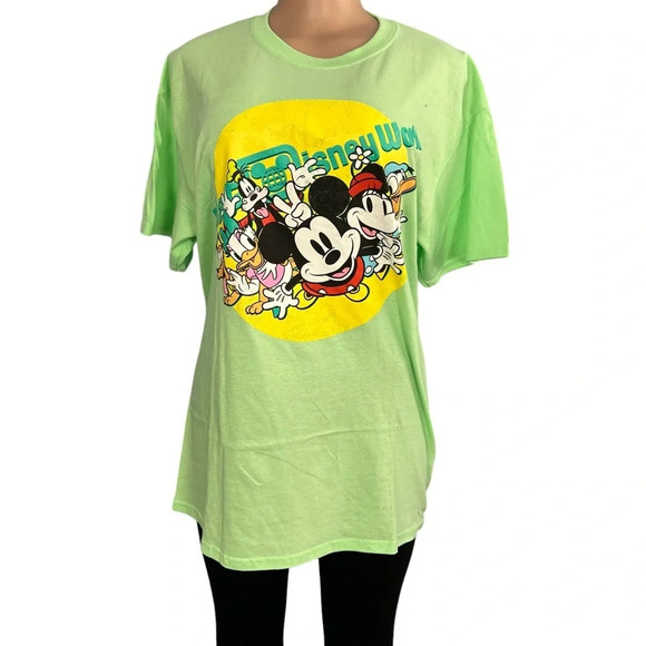 3/$30 🍂 Disney Mickey Mouse and Friends Green Short Sleeve Shirt - Picture 1 of 6